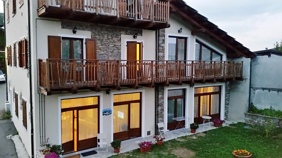 Casa Vacanze Orchidea Пинероло Екстериор снимка